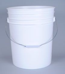 ORANGE PLASTIC BUCKET WITH HANDLE 1 CT.